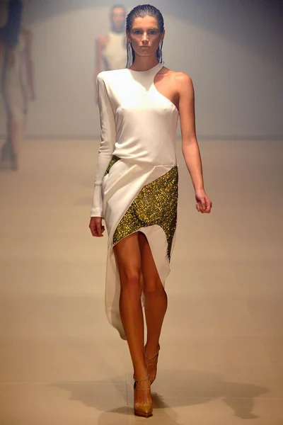 Look 17
